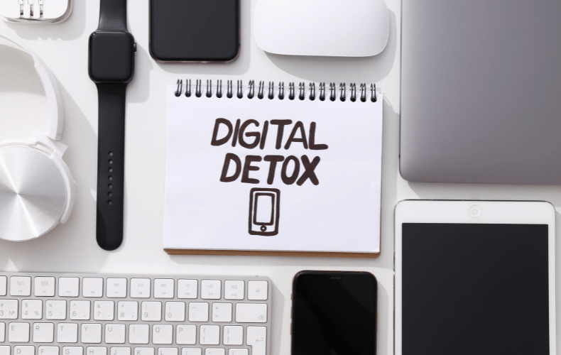 Digital Detox: Reclaim Your Mind, Relieve Stress, and Live Balanced